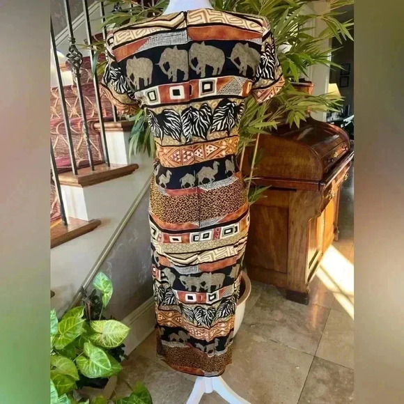 Jessica Howard wrap dress 6 Petite. Good condition. Safari themed. Maxi wrap - Picture 9 of 10